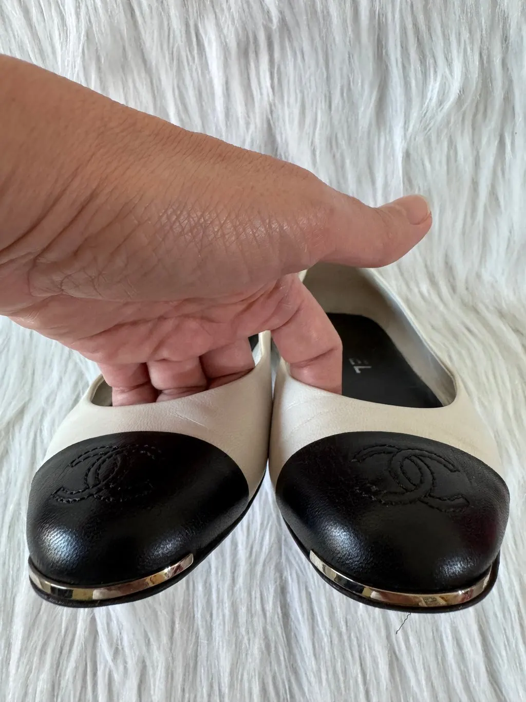 Chanel Two Tone Lambskin CC Cap Toe Flat Pump White & Black size 35C Black Leather Good - Box View