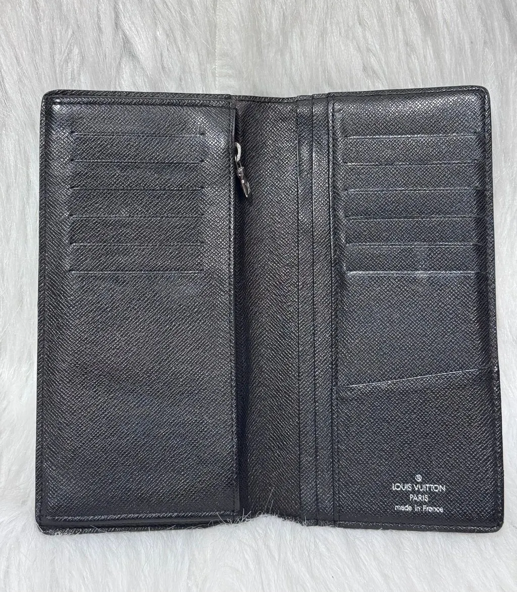Louis Vuitton Brazza Damier Graphite Long Wallet Grey Canvas Good - Model View