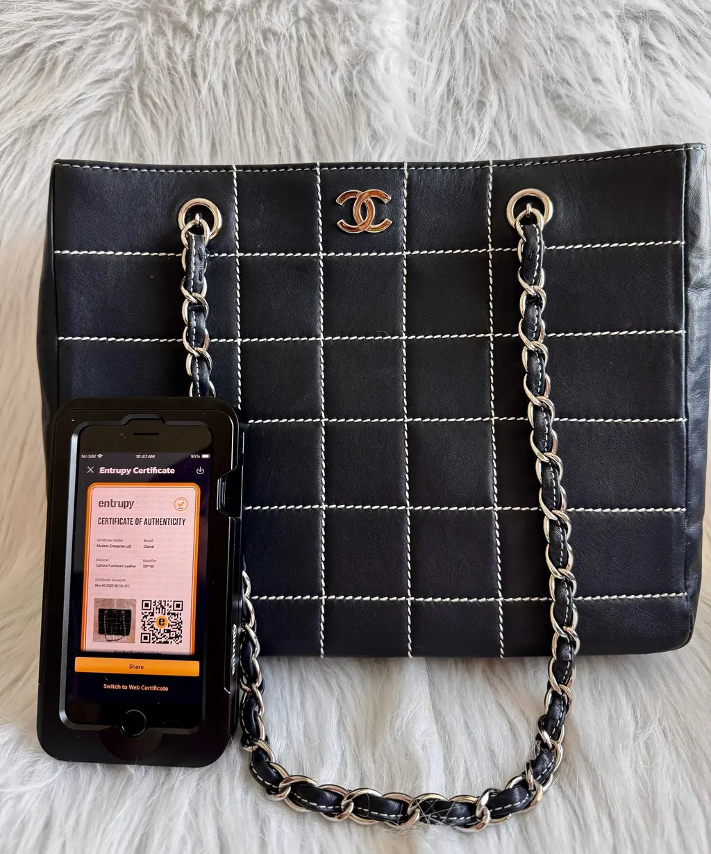 Chanel Choco Bar Wild stitch leather chain tote Navy Leather Good - Inside View