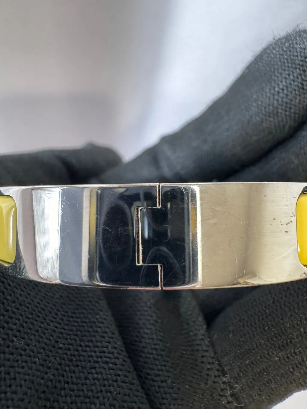 Hermès Clic Clac H Yellow Enamel Palladium Plated Narrow Bracelet PM Yellow Very good - Box View