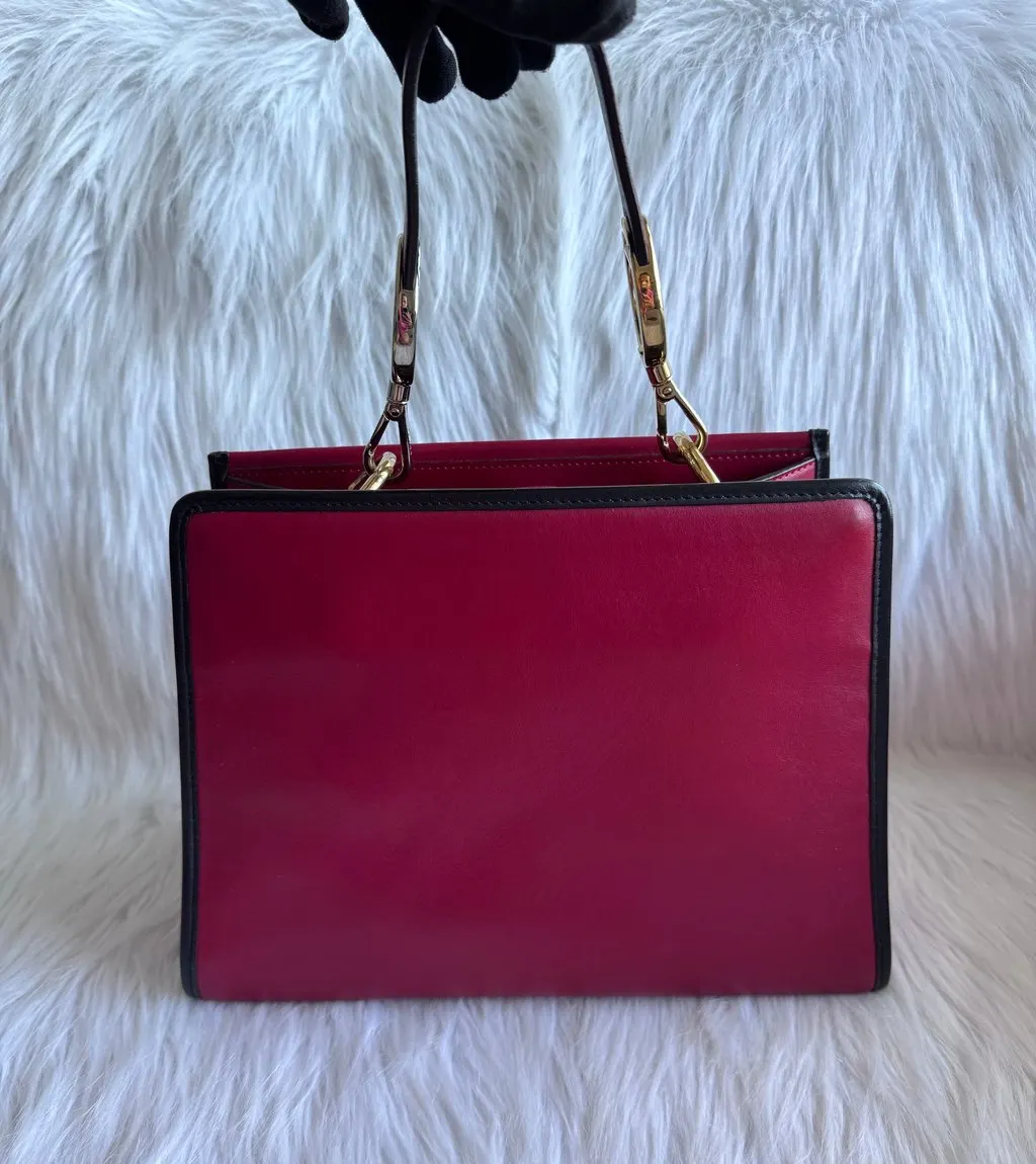 Fendi Runaway Small Two-way bag Gold Leather Never worn - Model View