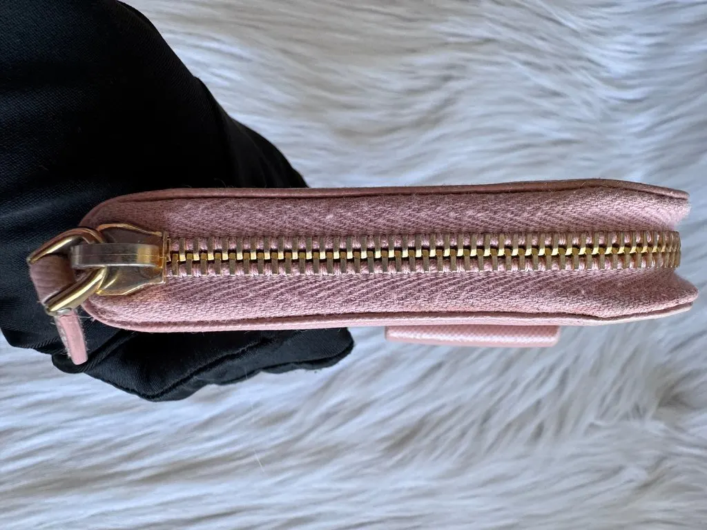 Prada Pink Saffiano Bow Zip Long wallet Pink Leather Good - Model View