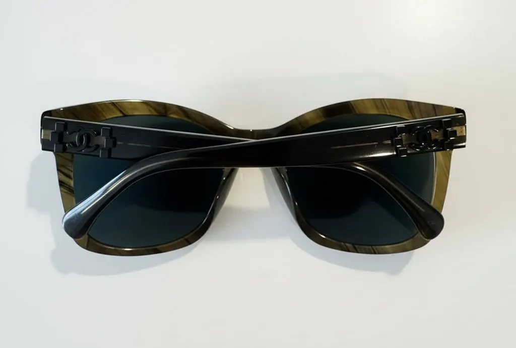 Chanel Square sunglasses Brown Good - Back View