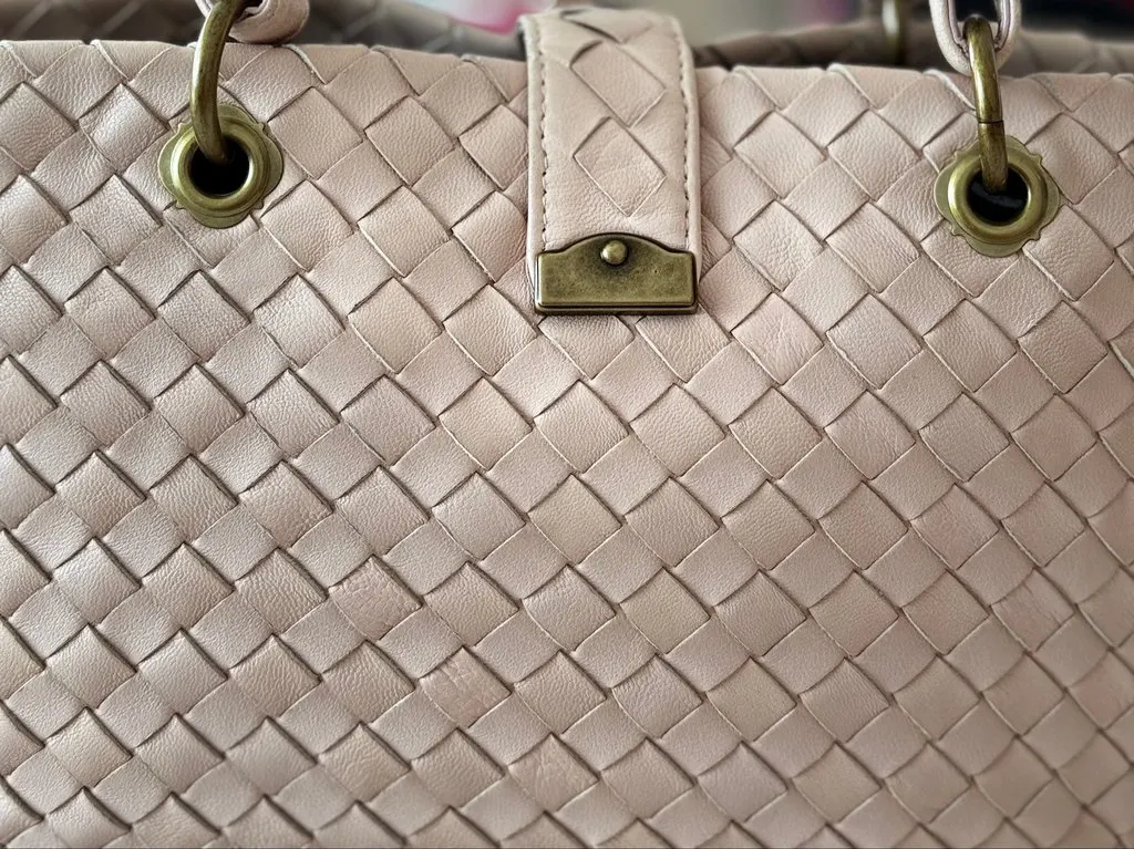 Bottega Veneta Intrecciato Handbag Pink Leather Good - Box View