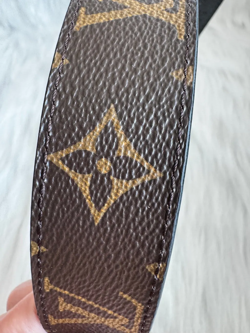 Louis Vuitton Monogram 30MM Reversible Belt Black Leather Very good - Model View