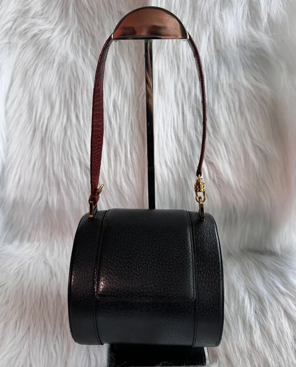 Bvlgari Black Leather B.Zero1 Cylinder Bag Black Leather Good - Inside View