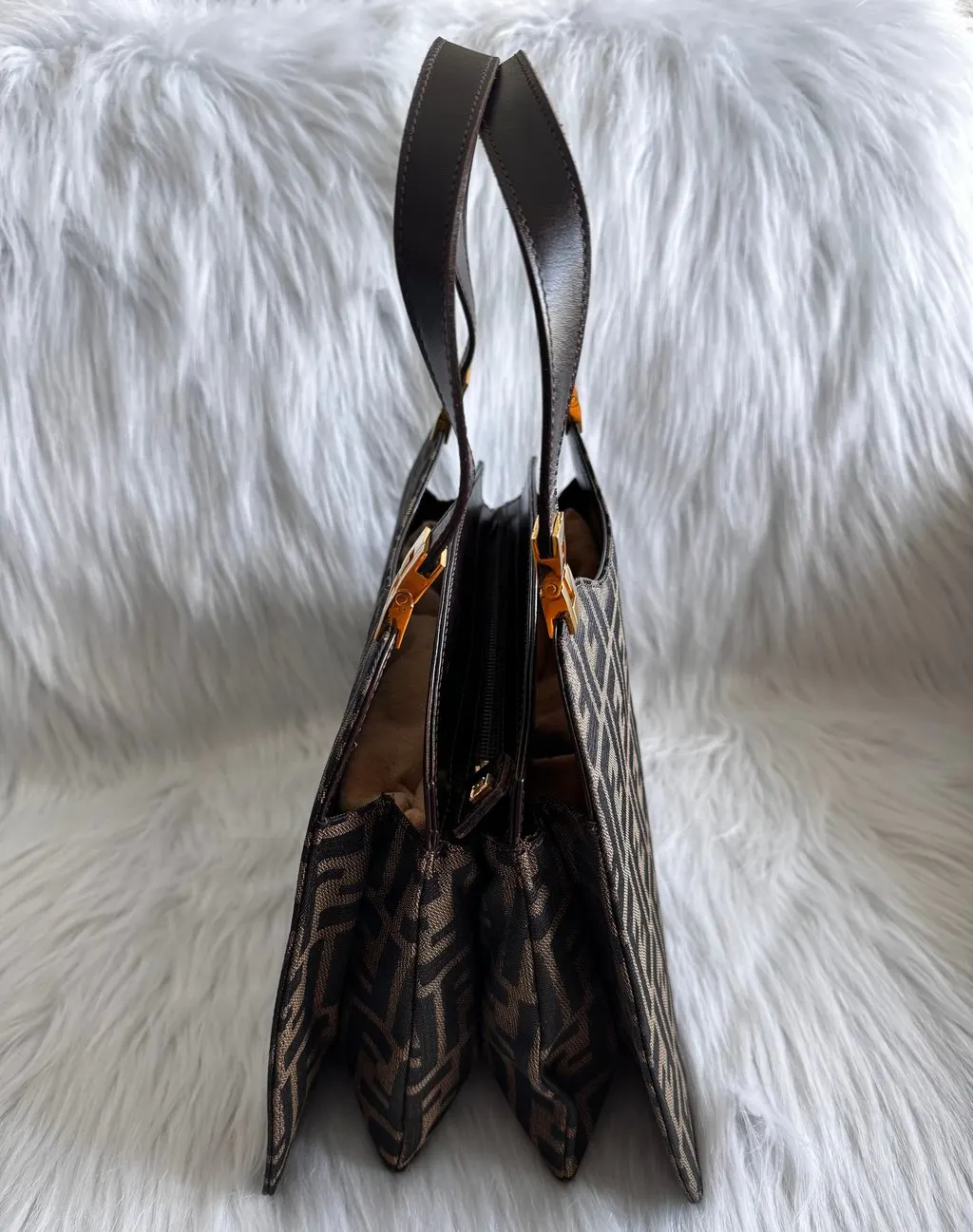 Fendi Zucca Canvas Shoulder Bag Brown Canvas Very good - Model View
