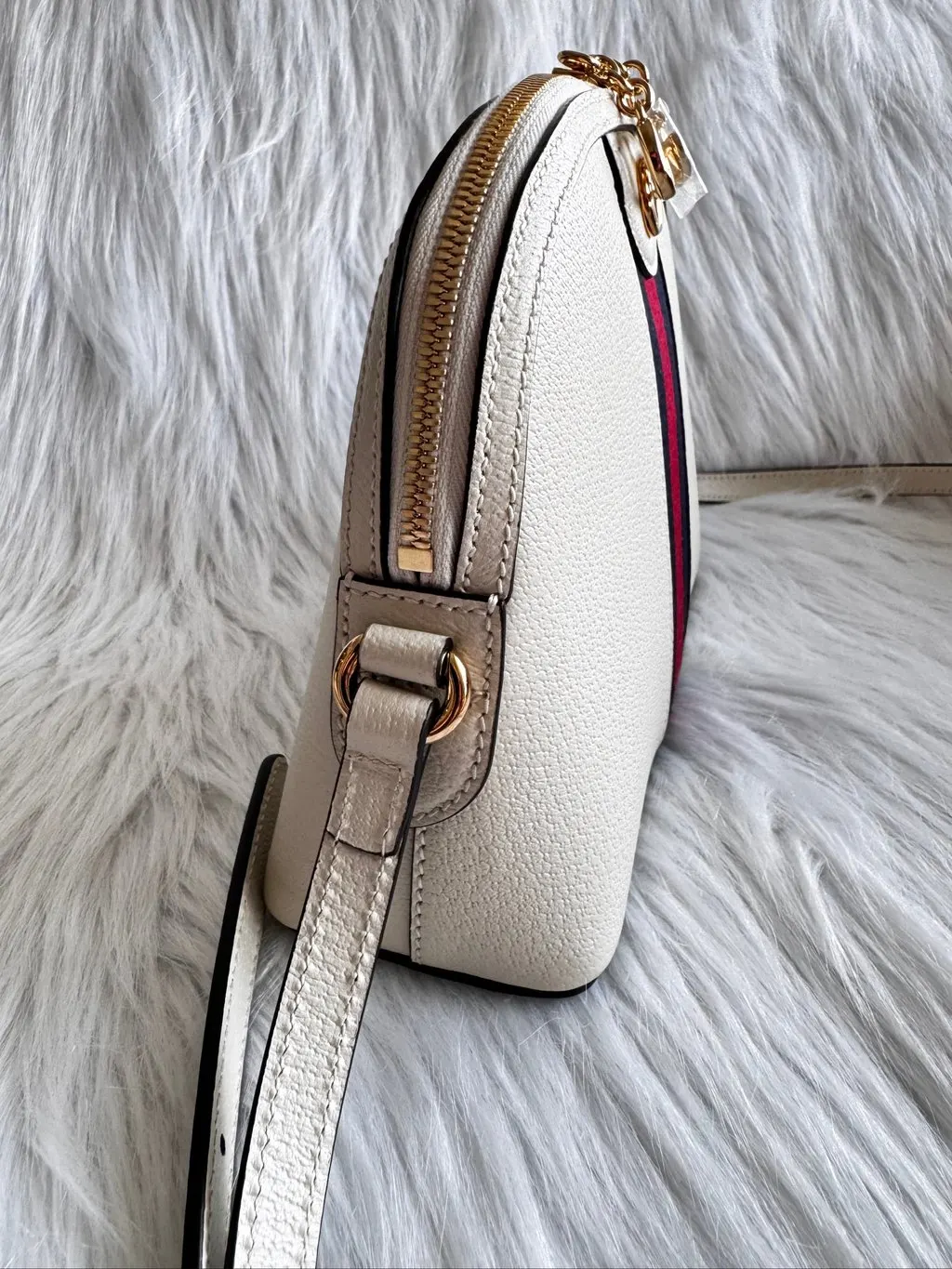 Gucci Mystic White Ophidia Dome Shoulder Small Bag White Leather Good - Model View