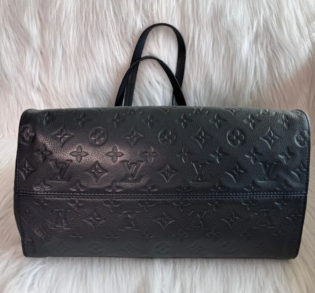 Louis Vuitton Empreinte Leather Lumineuse PM Bag- Dark Navy Navy Leather Very good - Model View