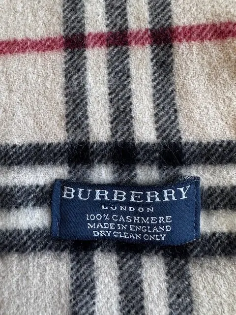 Burberry Check Beige Cashmere Fringed Muffler Beige Wool Never worn - Model View