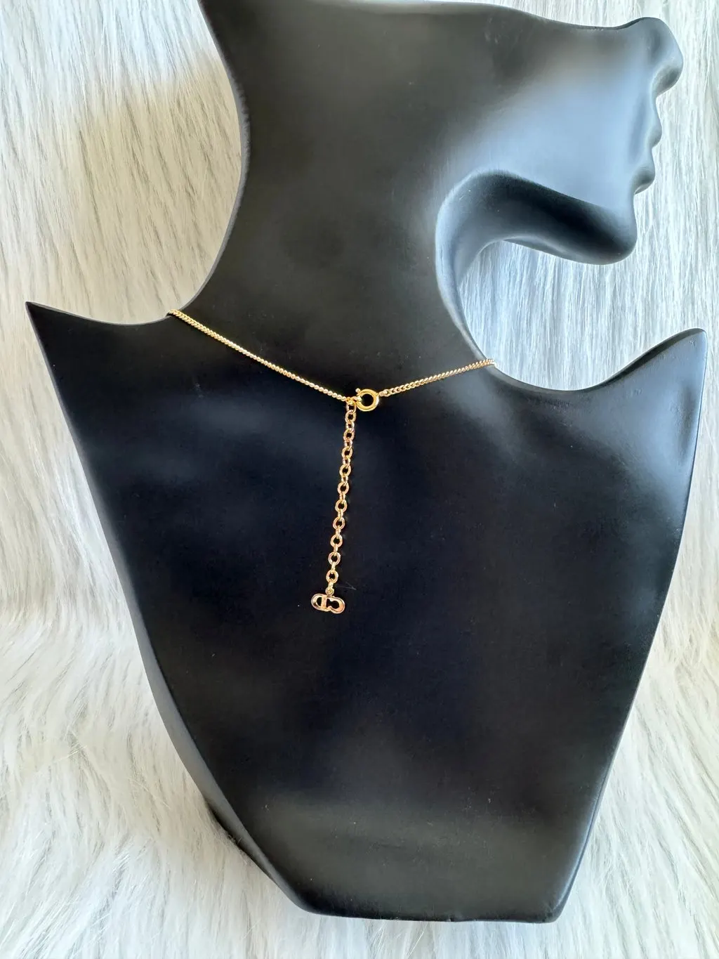 Dior Christian Dior CD initial pendant necklace with Rhinestone Gold Lace Good - Model View