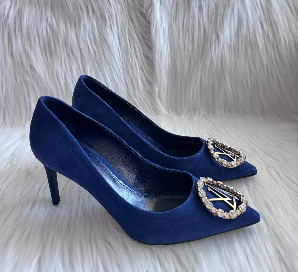Louis Vuitton Madeleine Line Suede Blue Pump size 36.5 Blue Suede Good - Model View