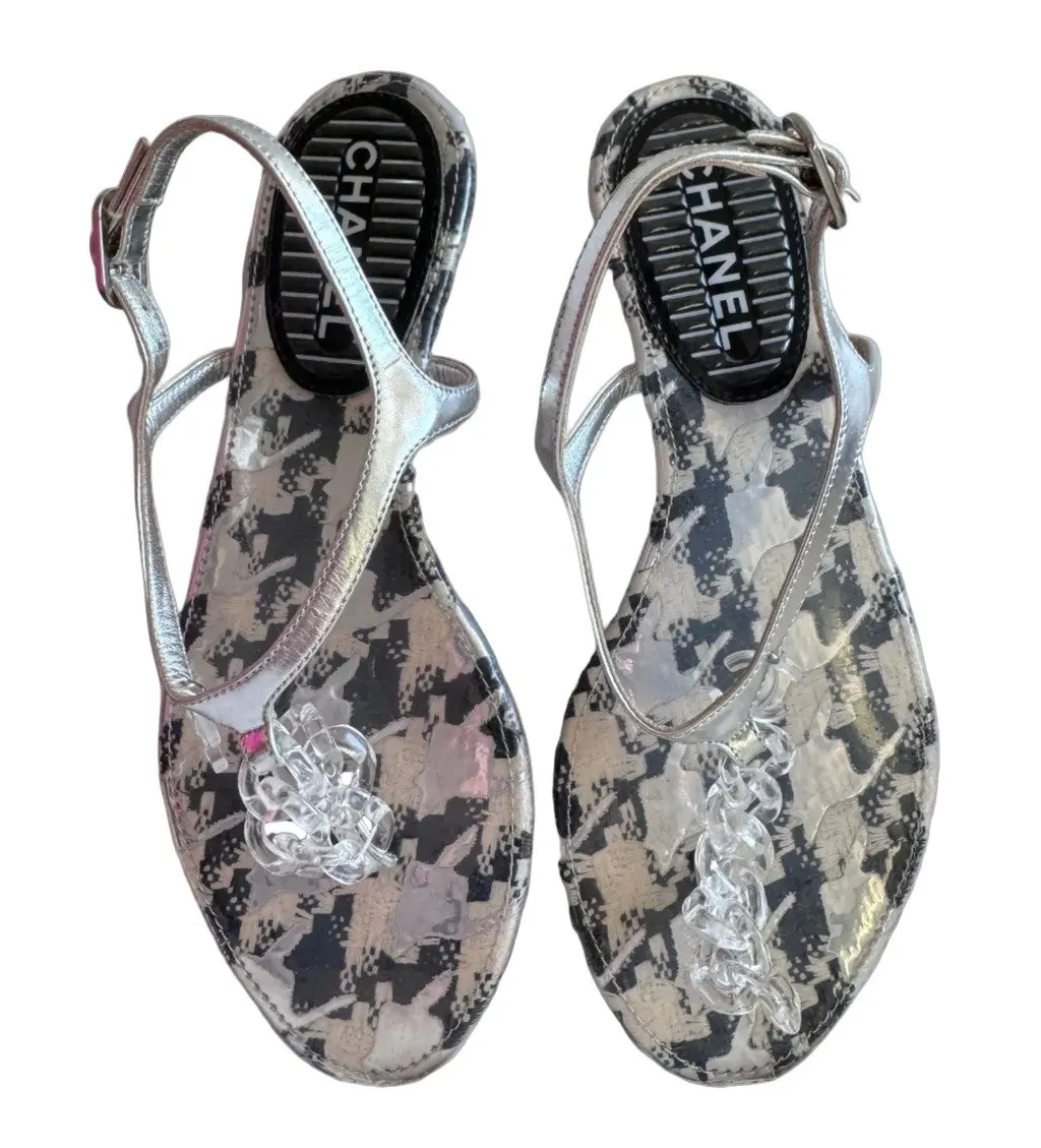 Chanel Clear Chain CC Logo Thong Tweed Flat Sandal size 35 White Tweed Good - Front View