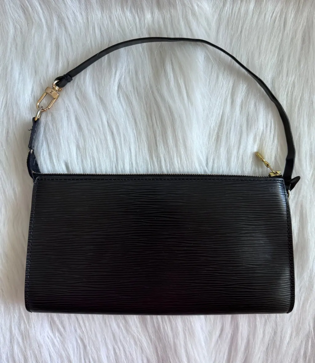 Louis Vuitton Epi Pochette Accessoires Black Shoulder Bag Black Leather Very good - Back View