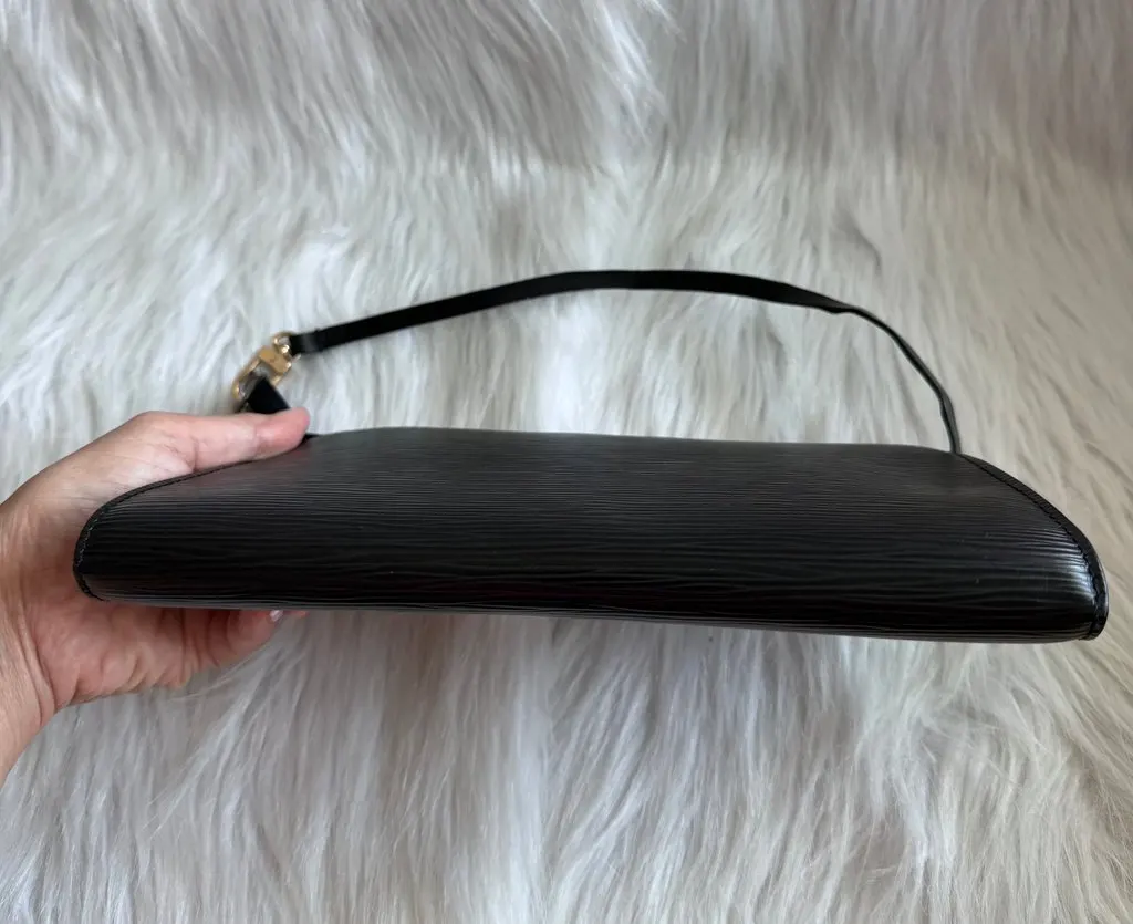Louis Vuitton Epi Pochette Accessoires Black Shoulder Bag Black Leather Very good - Inside View