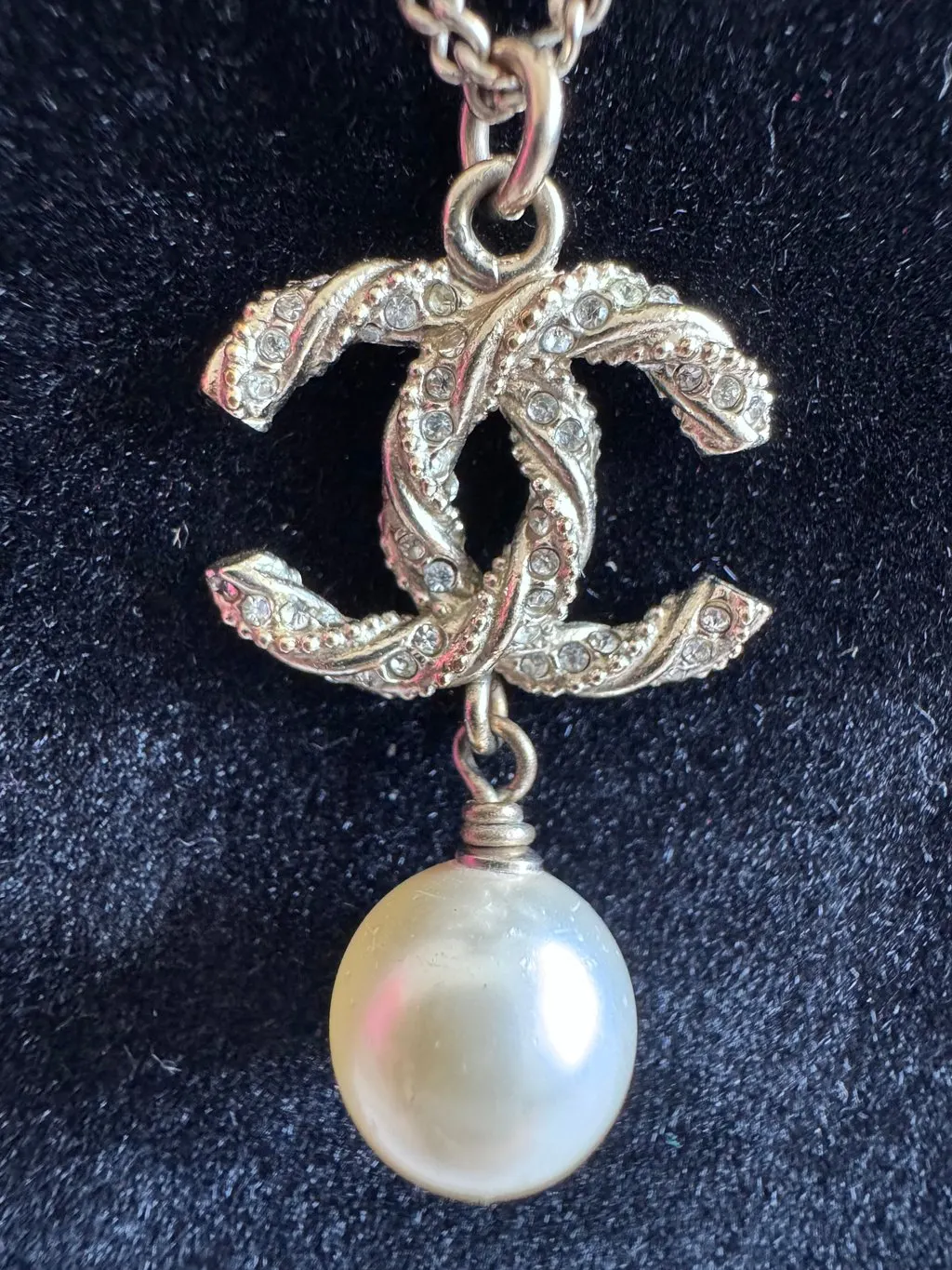 Chanel CC Crystal Pearl Gold Tone Pendant Necklace Gold Lace Good - Inside View