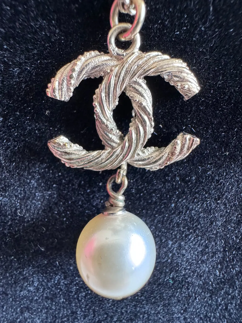 Chanel CC Crystal Pearl Gold Tone Pendant Necklace Gold Lace Good - Model View