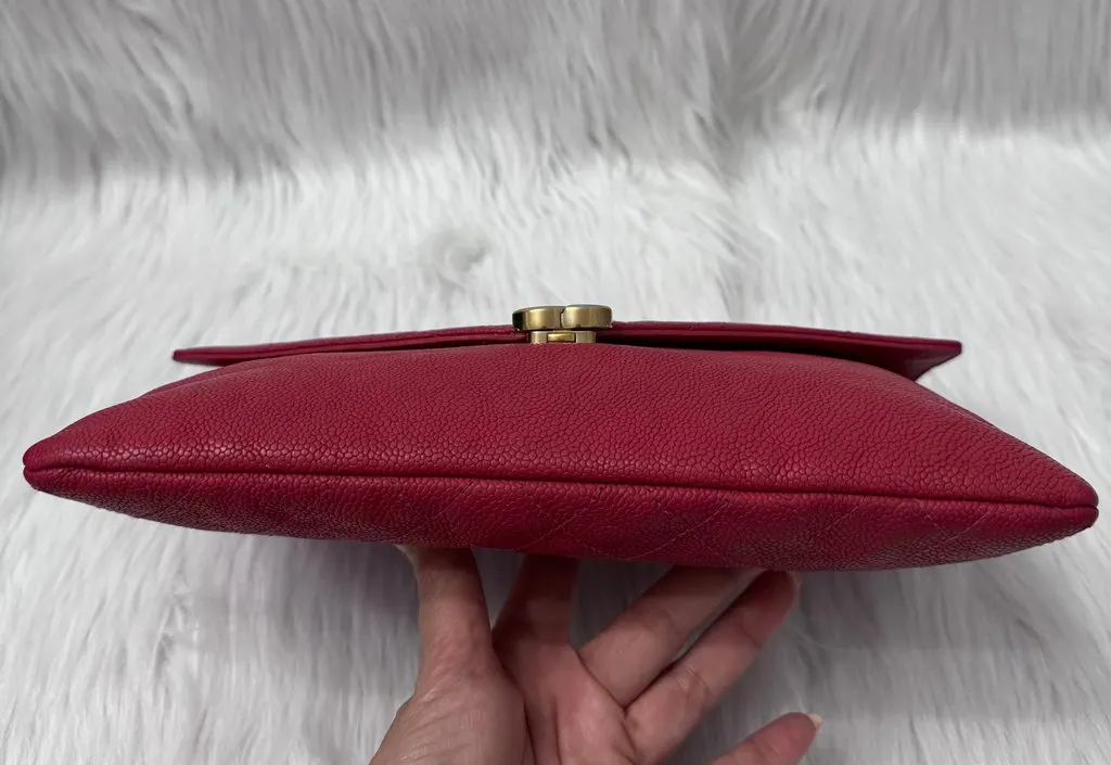 Chanel Paris Cuba Quilted Caviar Envelope clutch bag Pink Leather Very good - Model View