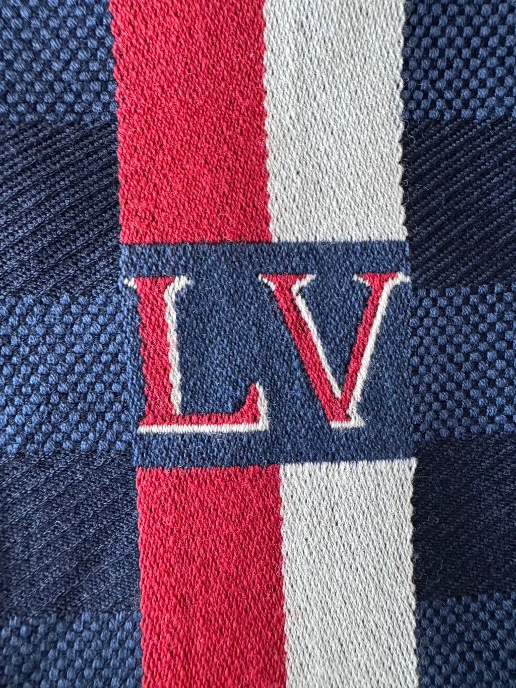 Louis Vuitton Wool Fringed Scarf Navy & Red Navy Wool Never worn - Inside View