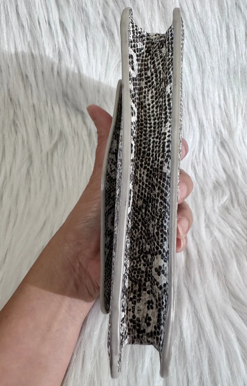 Tory Burch Robinson Envelope Chain Wallet White Leather Good - Inside View