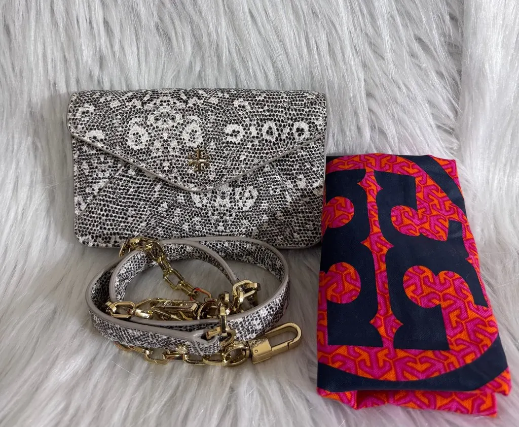 Tory Burch Robinson Envelope Chain Wallet White Leather Good - Box View