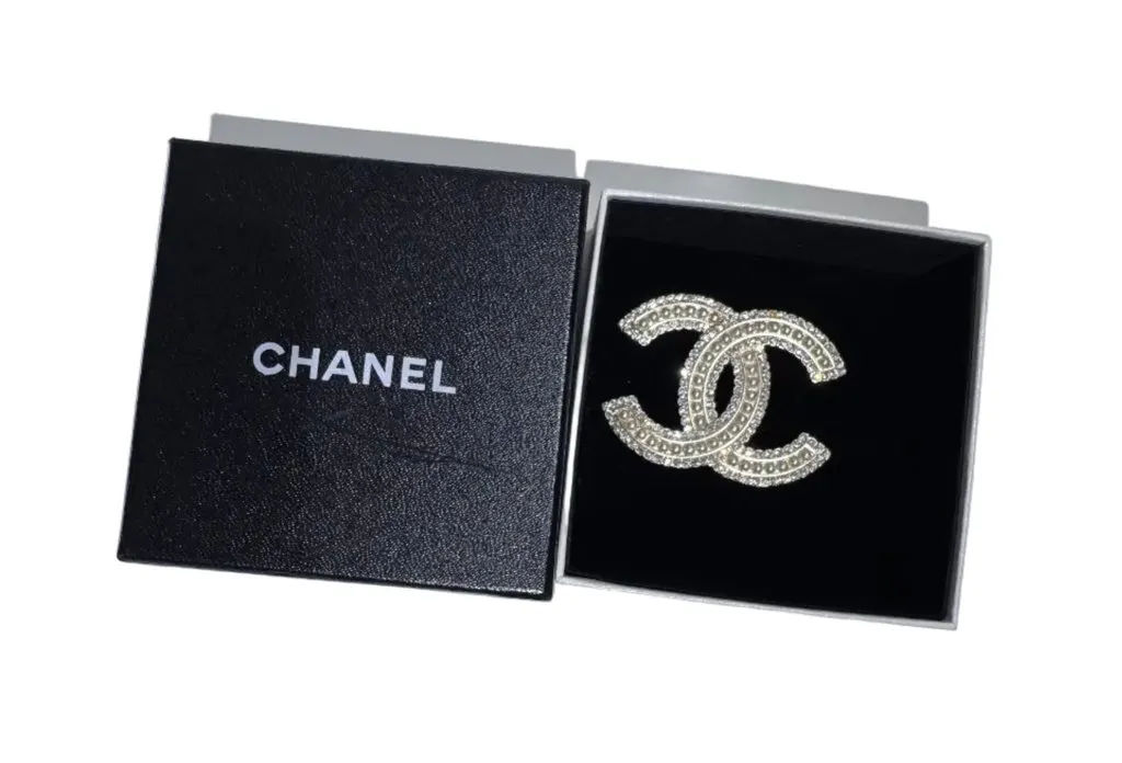 Chanel CC Pearl Crystal Brooch Gold Good - Model View