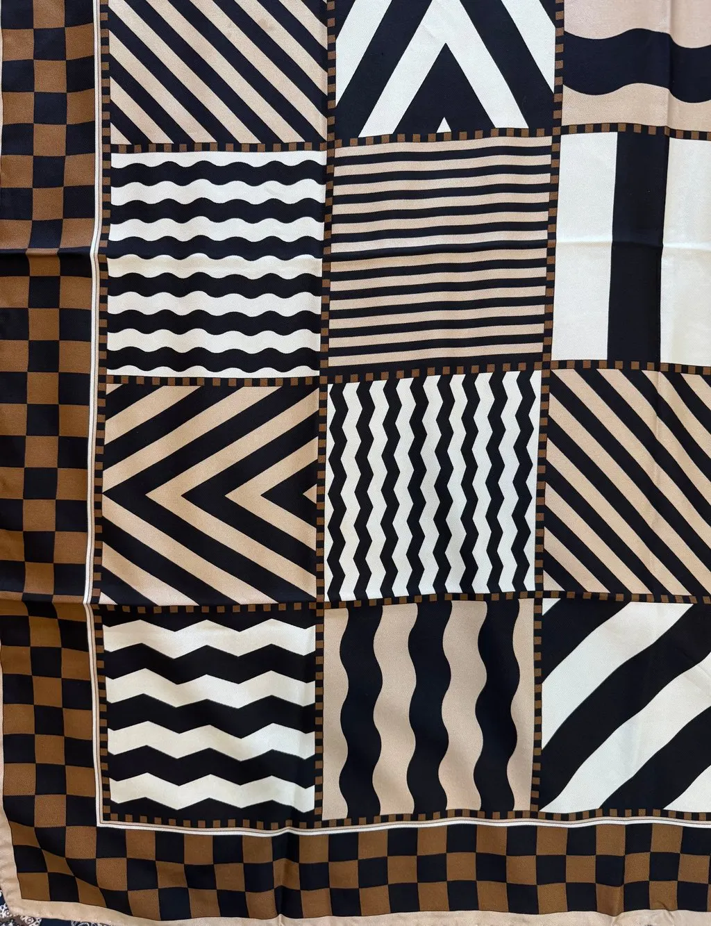 Fendi Foulard Geometric Patchwork Silk Scarf White Silk Never worn - Inside View