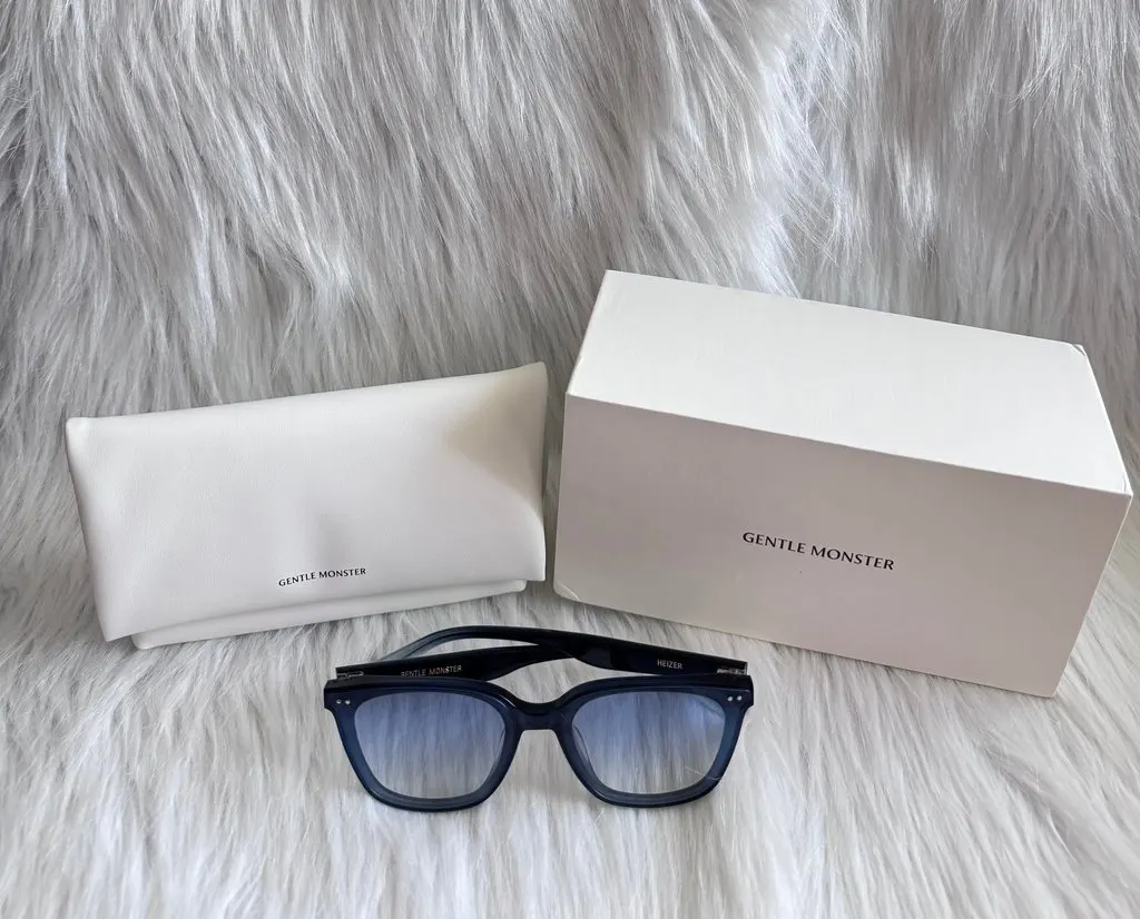 Gentle Monster Heizer NC2 Sunglasses Navy Good - Model View