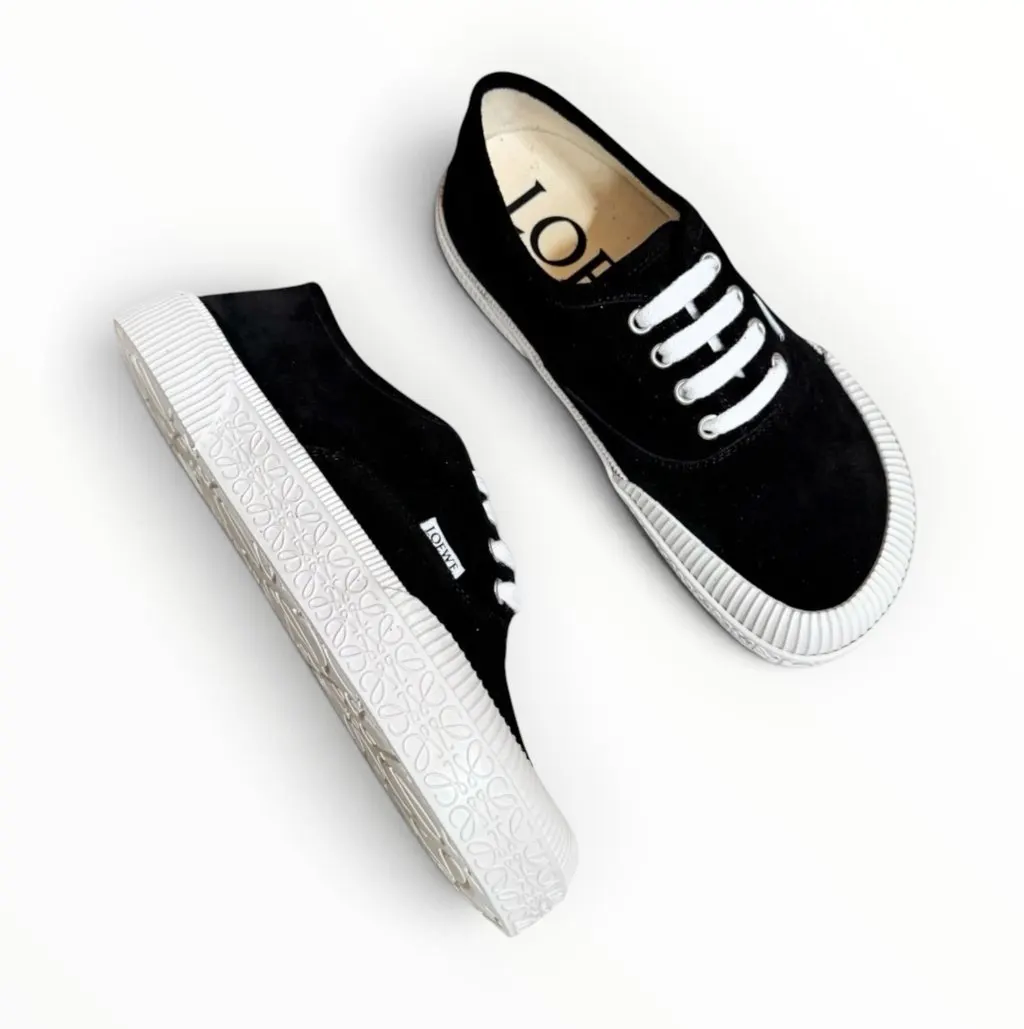 Loewe Loewe Sneaker Vulca Black Leather Never worn, with tag - Model View