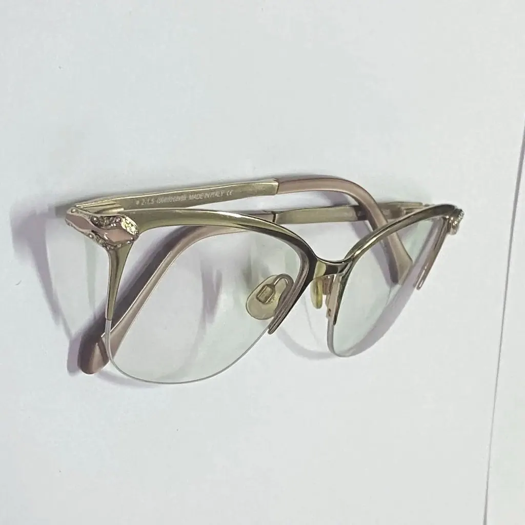Roberto Cavalli Medical eye design with crystal lobes matte gold color with pink size 135 18 50 Pink Very good - Model View