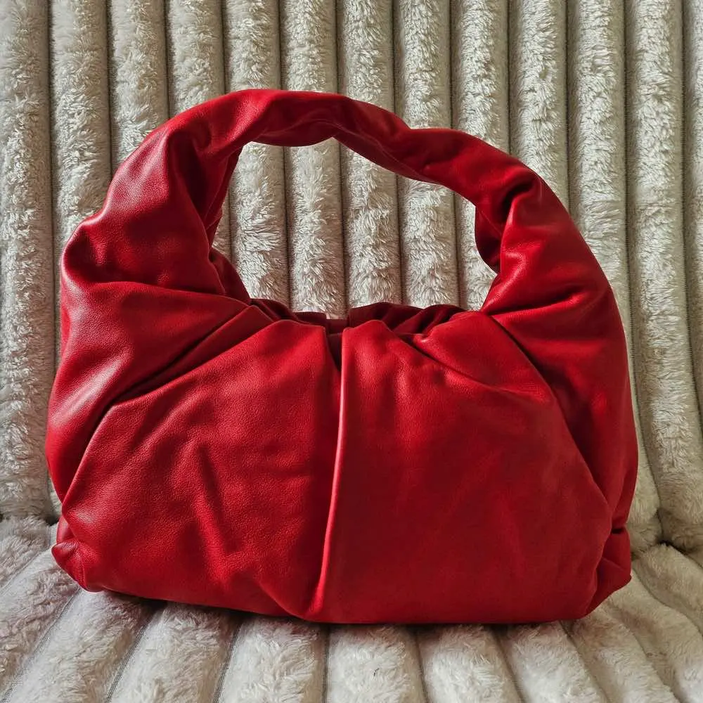 Bottega Veneta Shoulder Pouch Red Leather Good - Back View