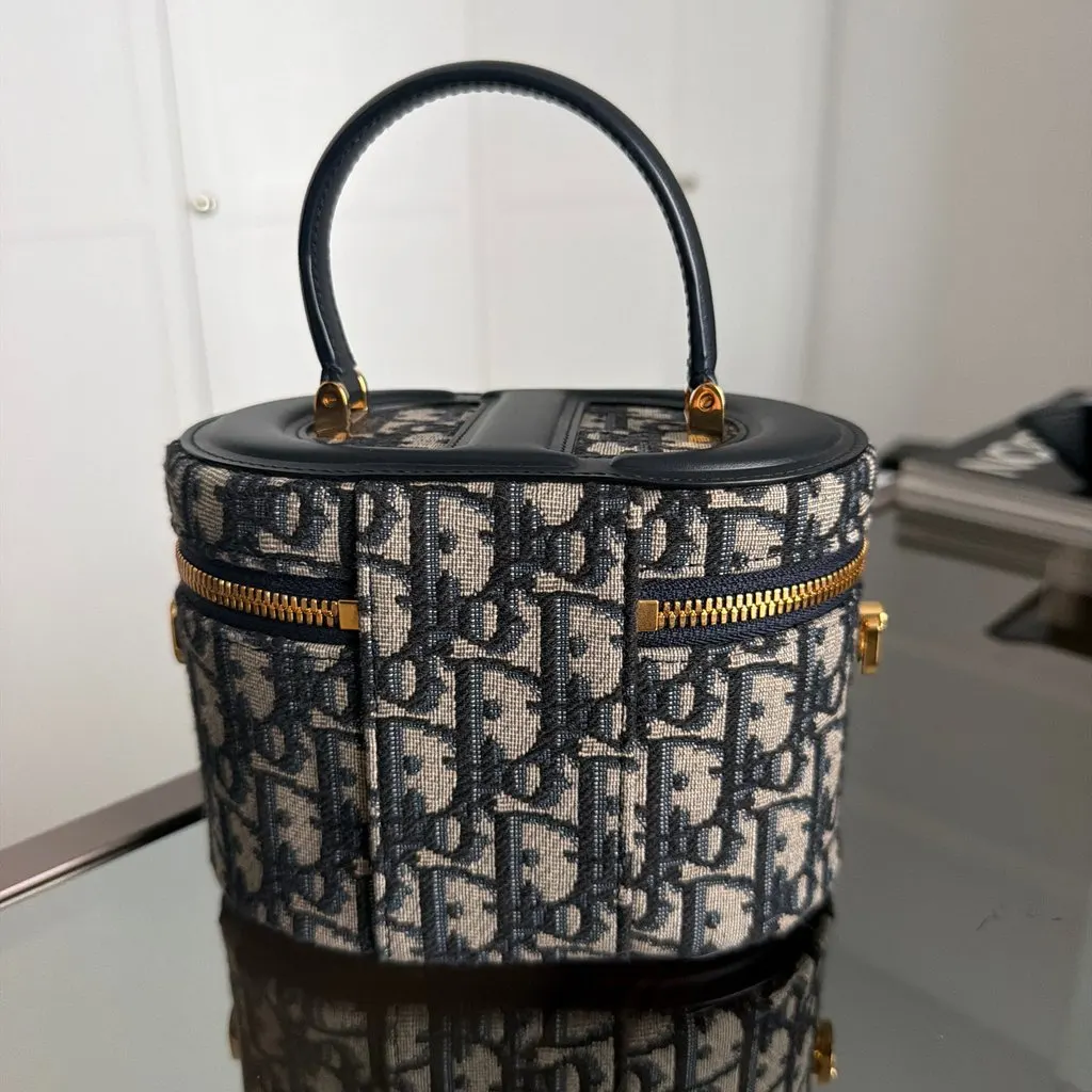 Dior 30 Montaigne Navy Canvas Never worn, with tag - Back View