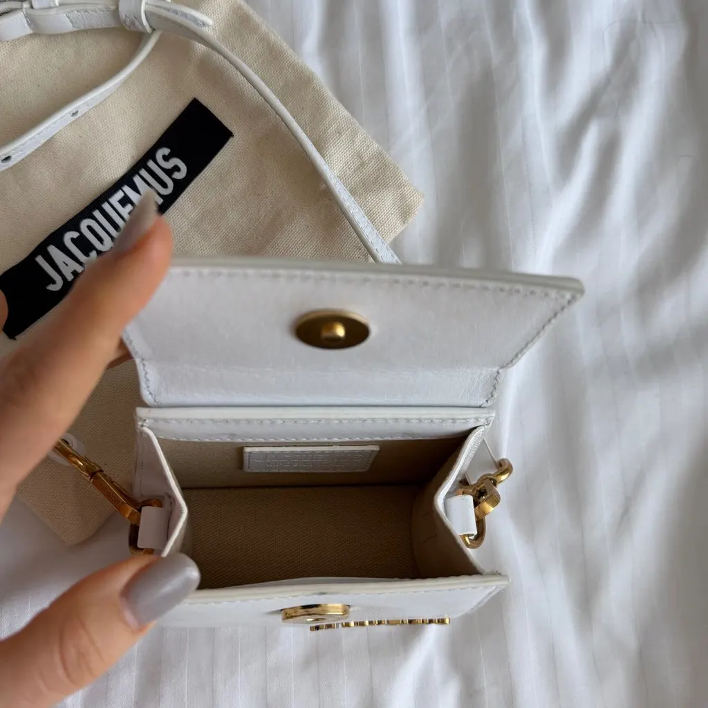 Jacquemus Chiquito White Leather Very good - Model View