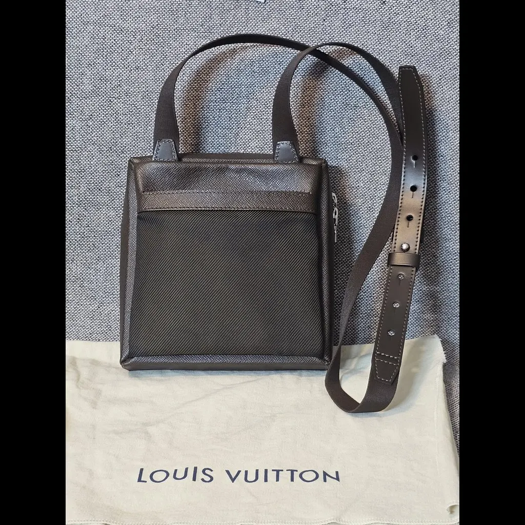 Louis Vuitton Taiga Sayan Shoulder Brown Leather Good - Back View