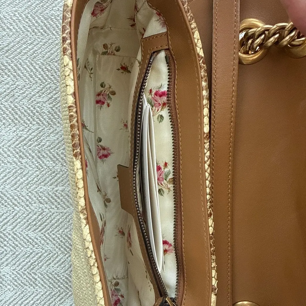 Gucci GG Marmont Raffia Bag Beige Rattan Never worn - Model View