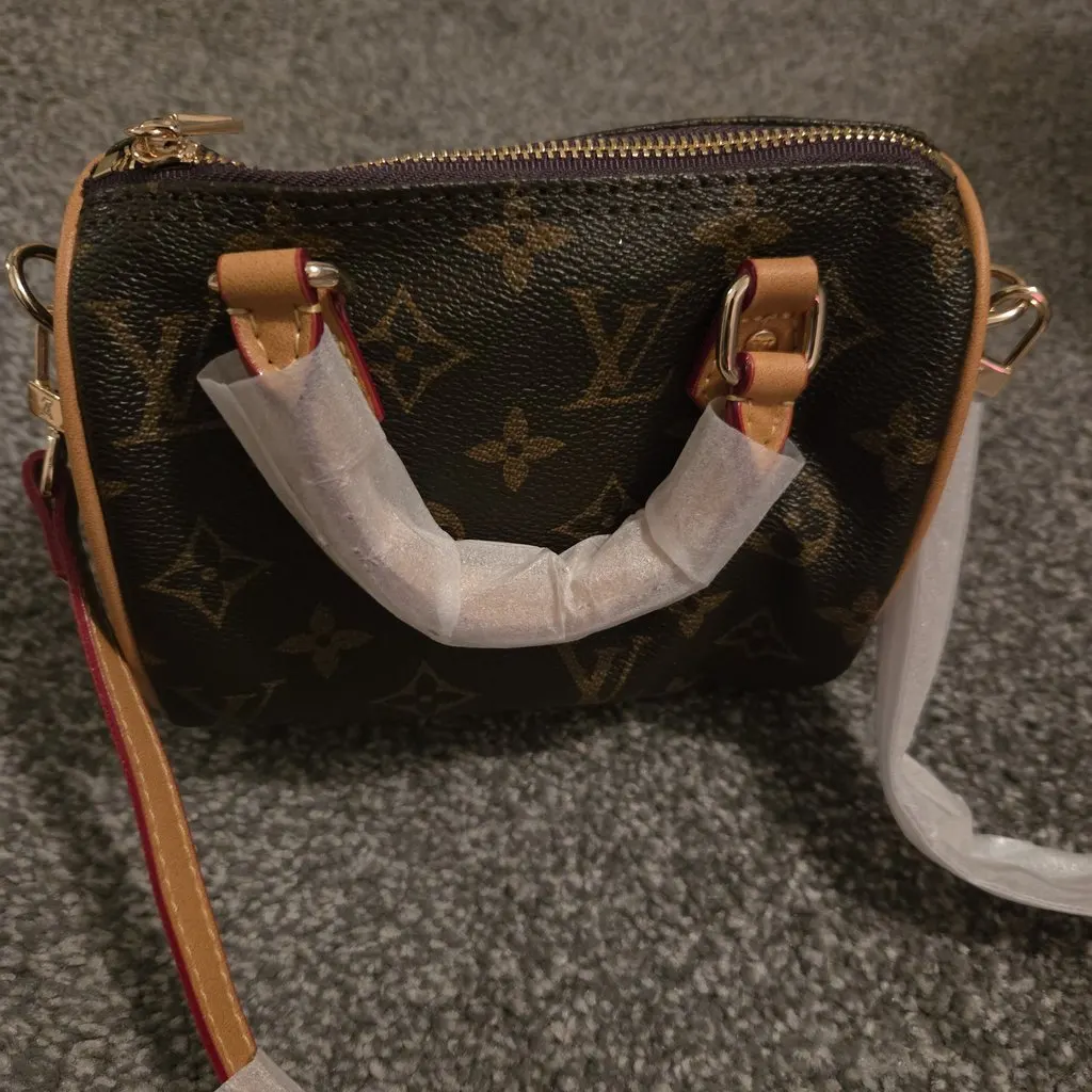 Louis Vuitton Mini Bag Brown Leather Never worn - Back View