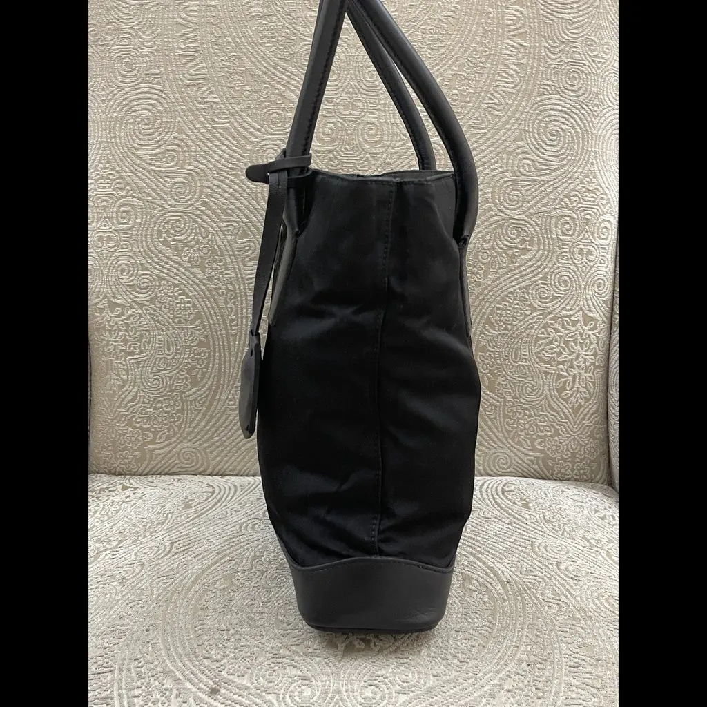 Prada Tessuto Nylon Tote Bag Black Very good - Model View