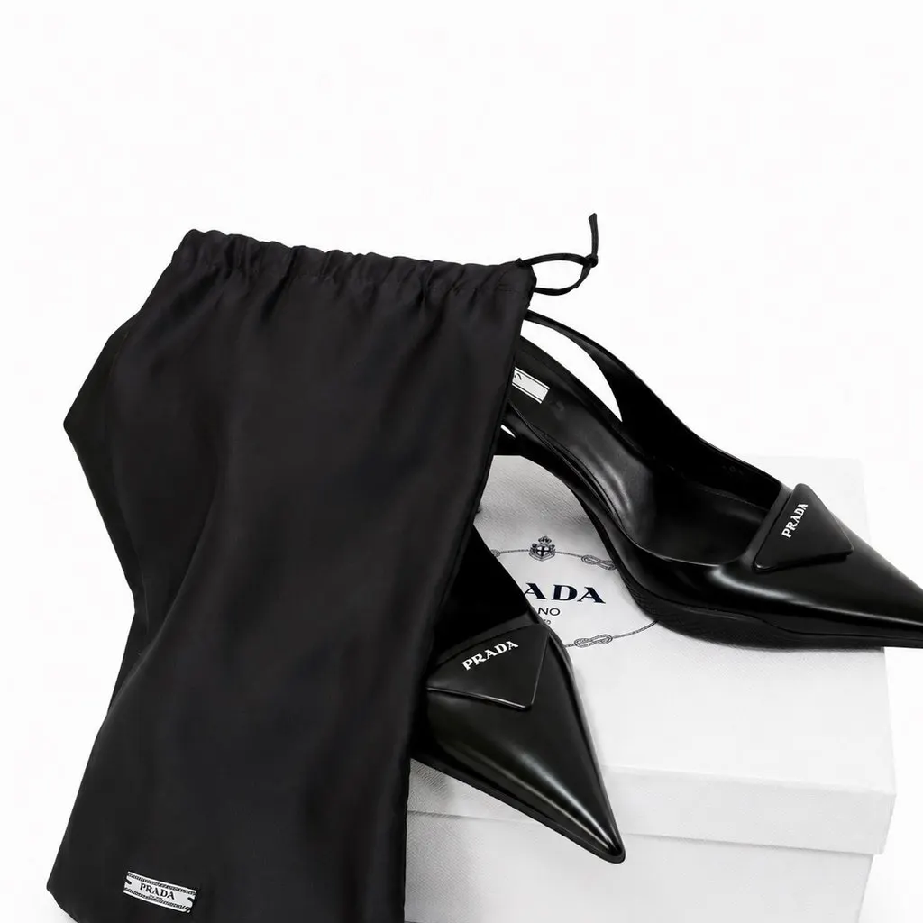 Prada Prada patent leather slingback pumps 10 cm Black Leather Never worn - Model View