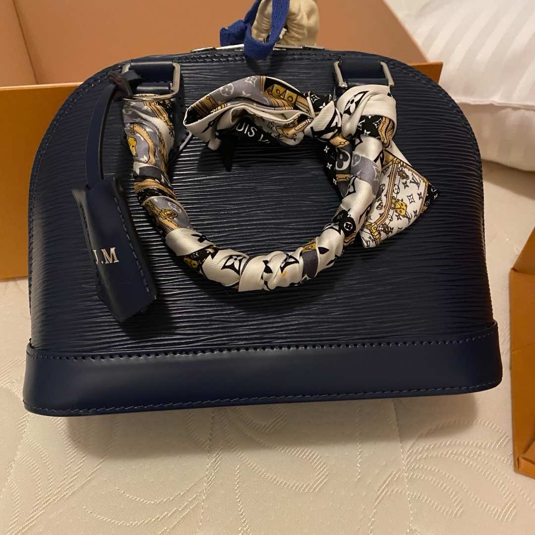 Louis Vuitton Alma BB - Back view