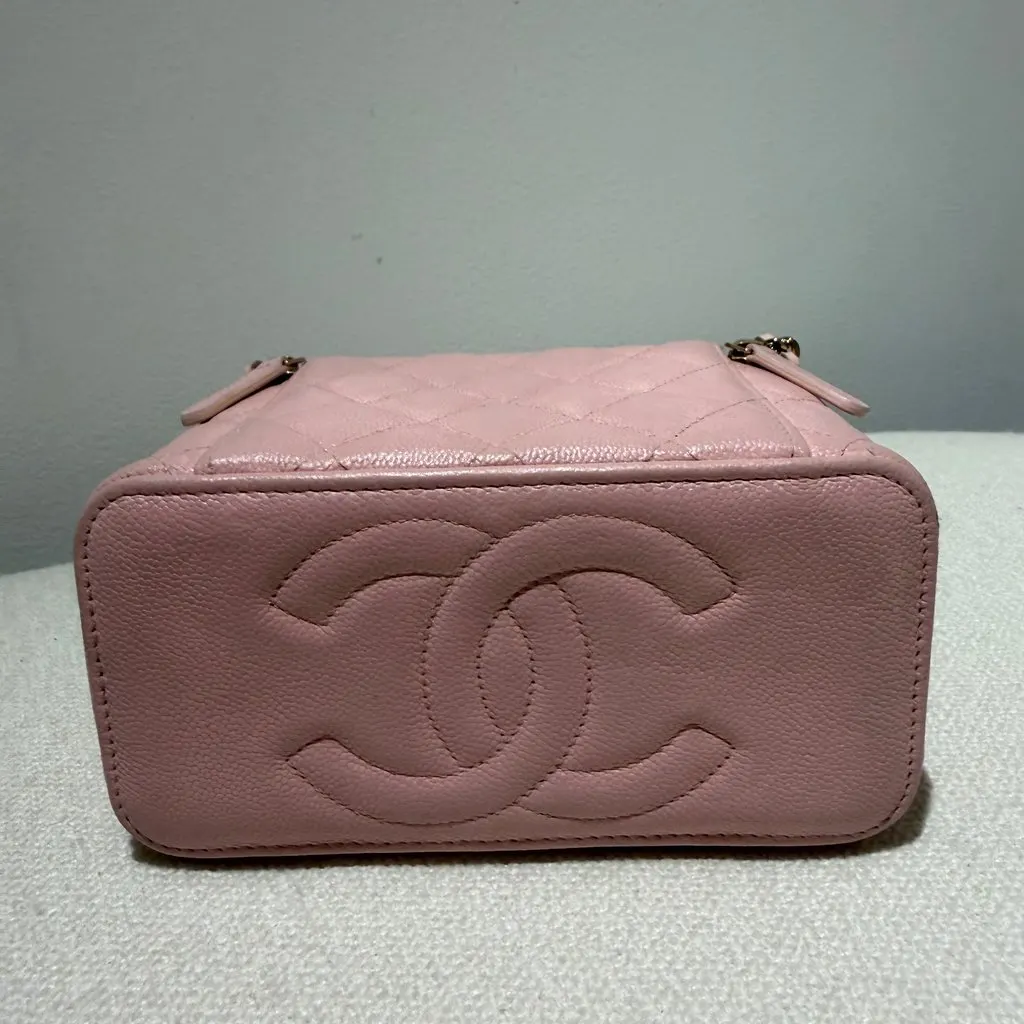 Chanel Vanity Case Pink Leather Good - Inside View