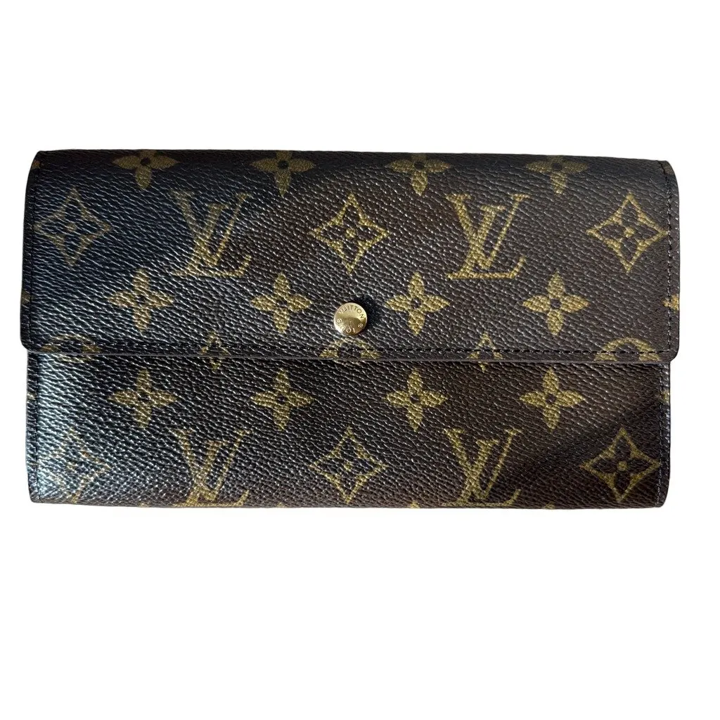 Louis Vuitton Classic monogram wallet