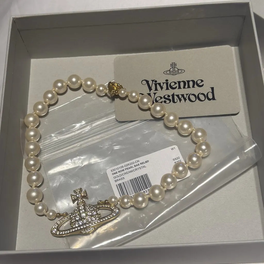 Vivienne Westwood Vivienne Westwood One Row Pearl Bas Relief Choker Necklace – Gold/Cream/Crystal White Pearl Very good - Inside View