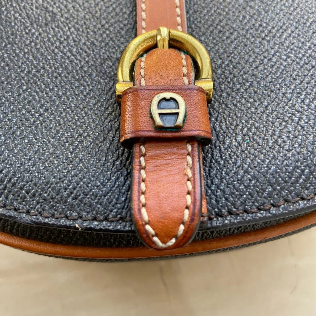 Aigner Vintage Black Leather Good - Box View