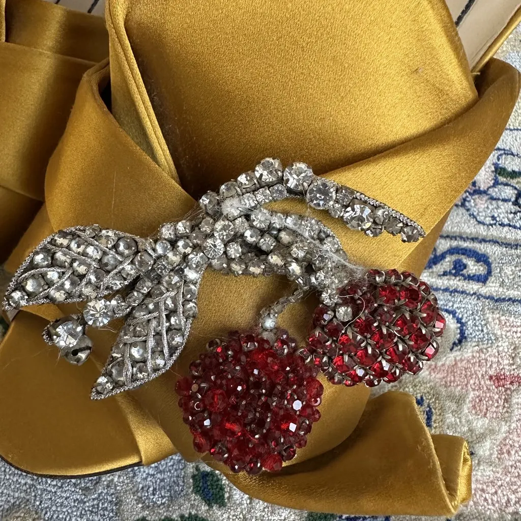N°21 Elegant N°21 satin slides with jeweled cherry embellishments and crystal detaili Gold Satin Very good - Back View