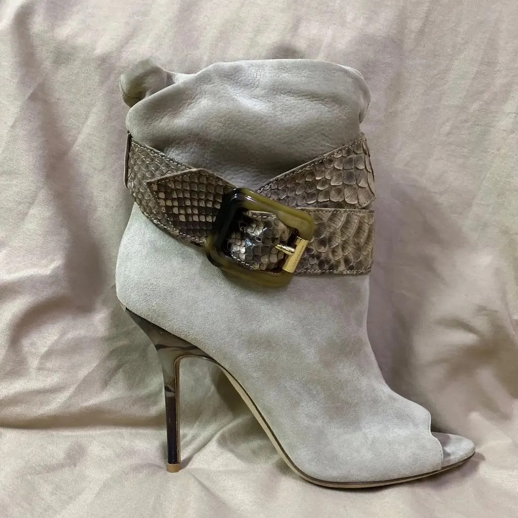Burberry Elegant taupe suede ankle boots with authentic python leather trim and buckle Si MultiColor Very good - Back View