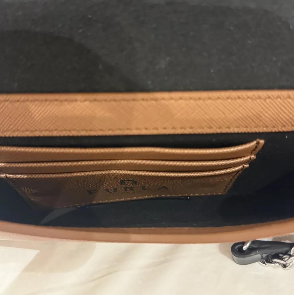 Furla Structured top-handle bag in black leather MultiColor Leather Very good - Model View