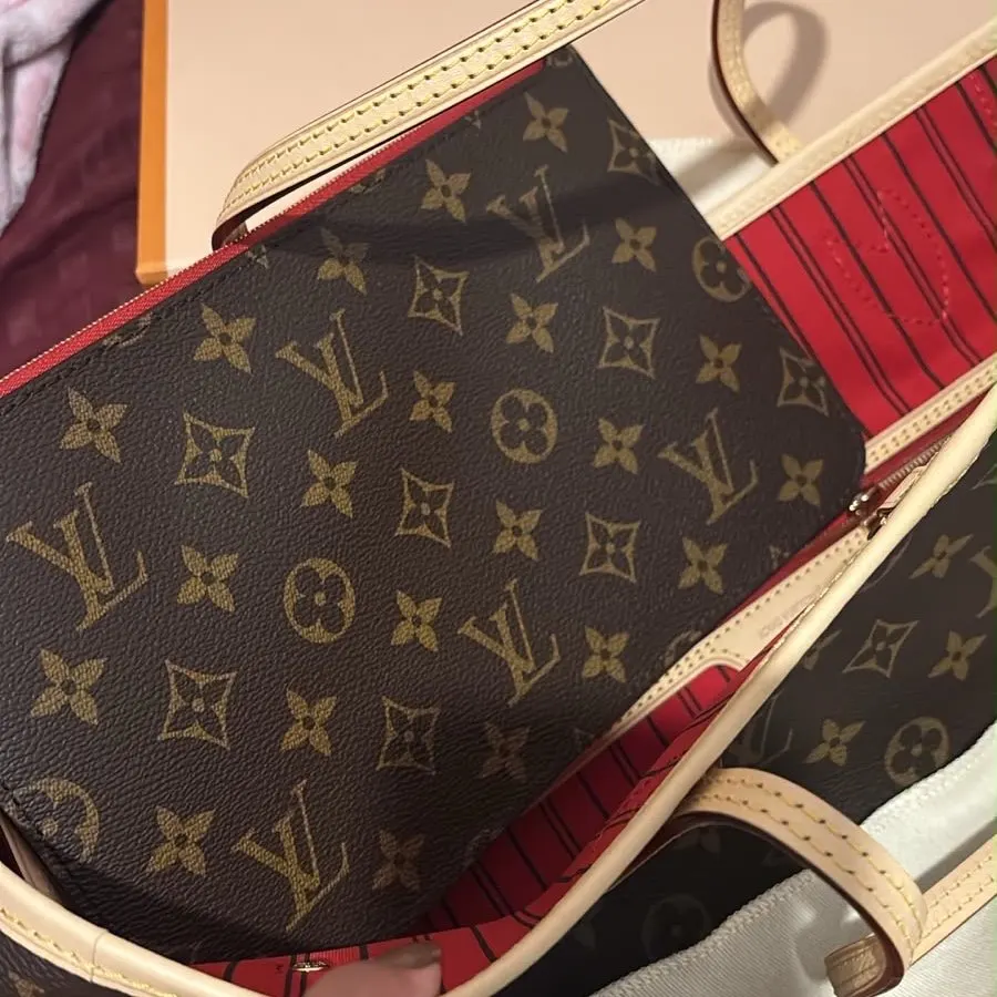 Louis Vuitton Neverfull MM Brown Canvas Never worn, with tag - Inside View
