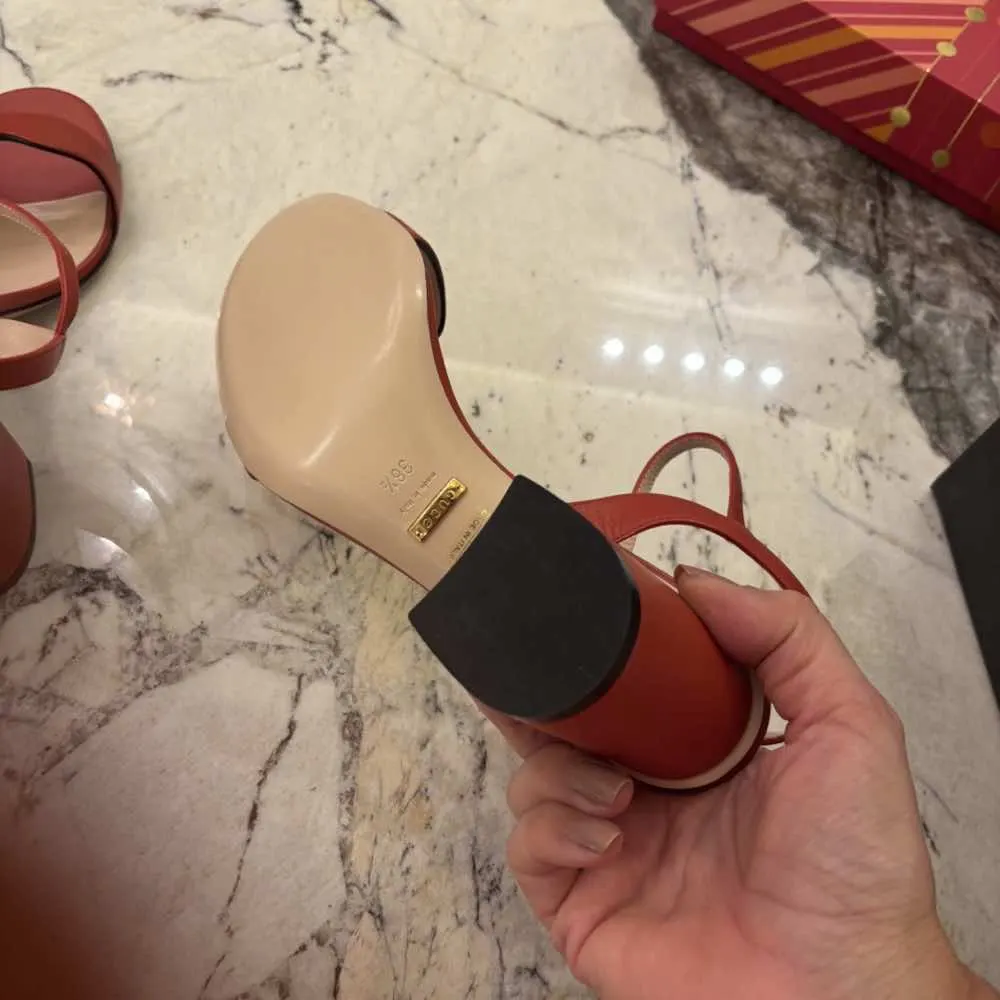 Gucci GG Marmont Heel Sandals Red Leather Never worn, with tag - Inside View