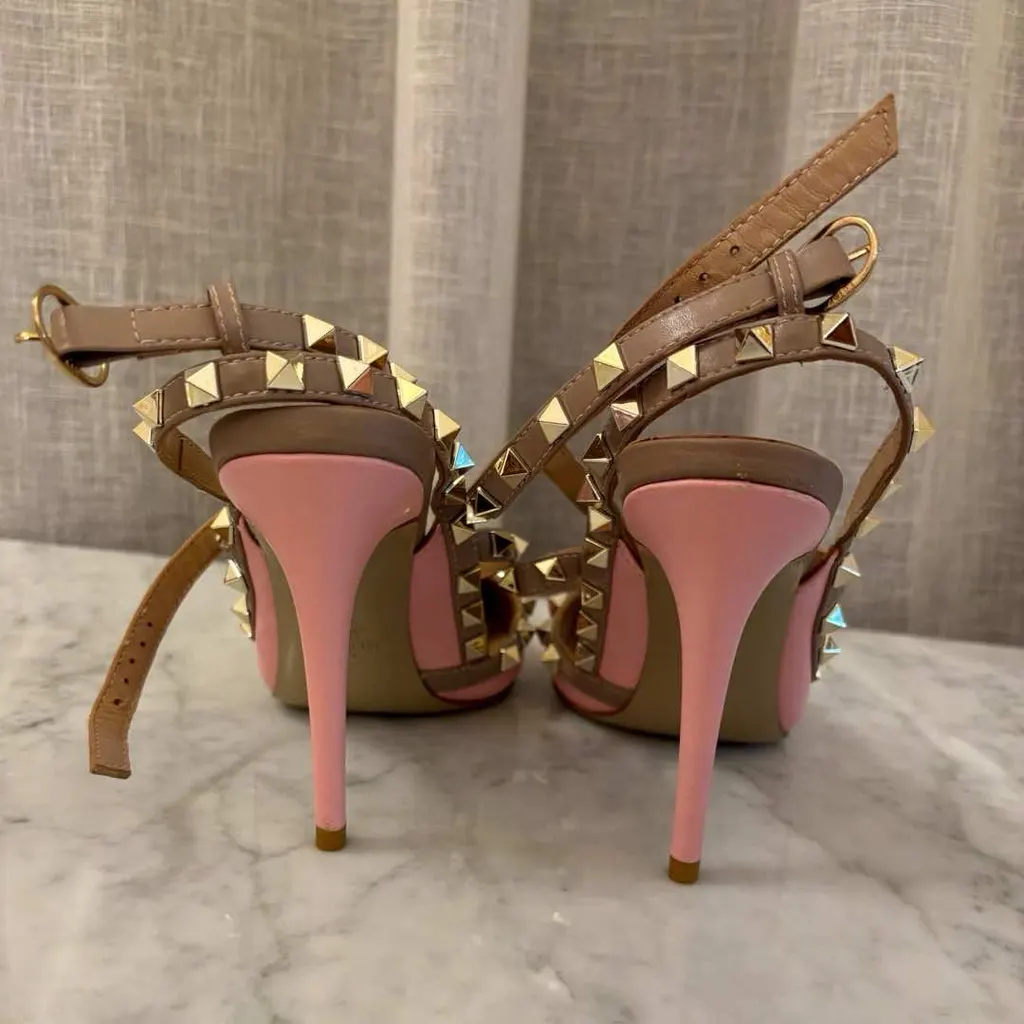 Valentino Rockstud Heels Pink Leather Never worn - Back View