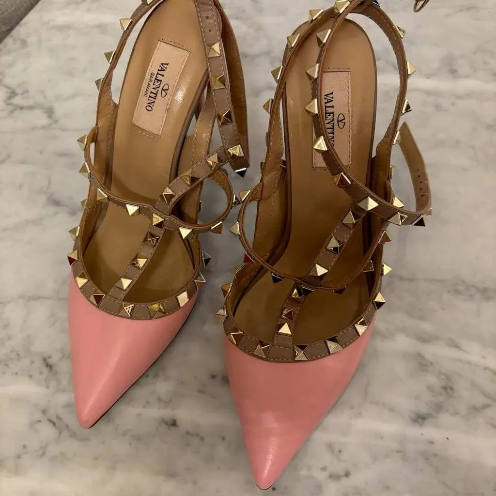 Valentino Rockstud Heels Pink Leather Never worn - Inside View